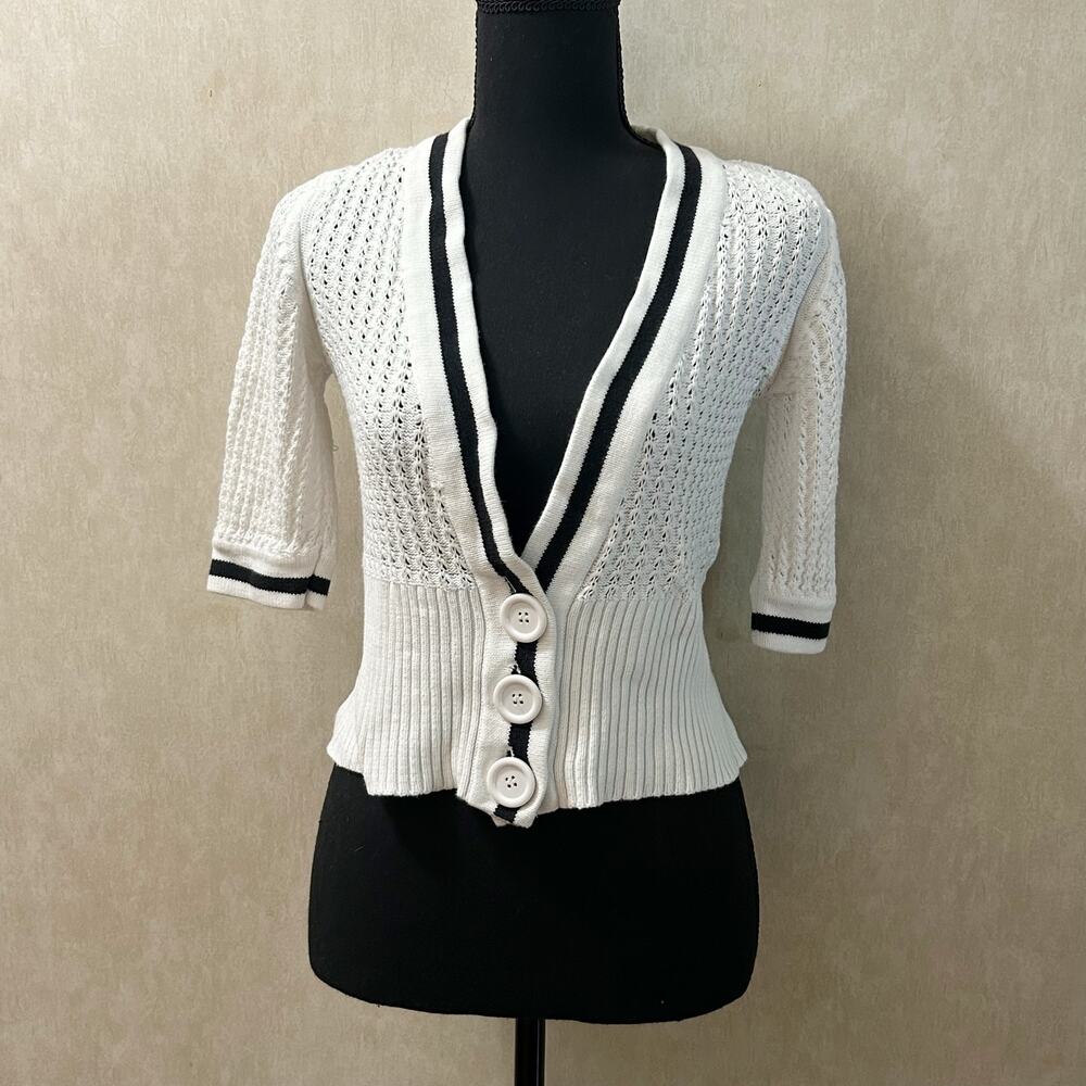 white 3/4 sleeve button up y2k contrast trim cardigan